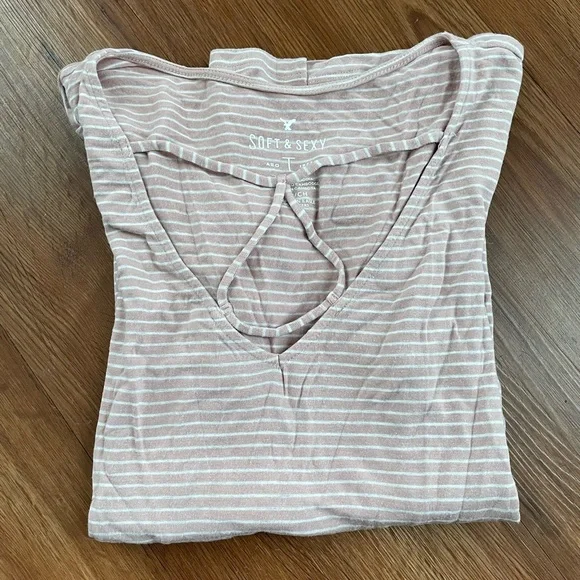 AE Crossed Design Top - Picture 2 of 3